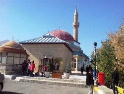 Türbelerde Ramazan yoğunluğu